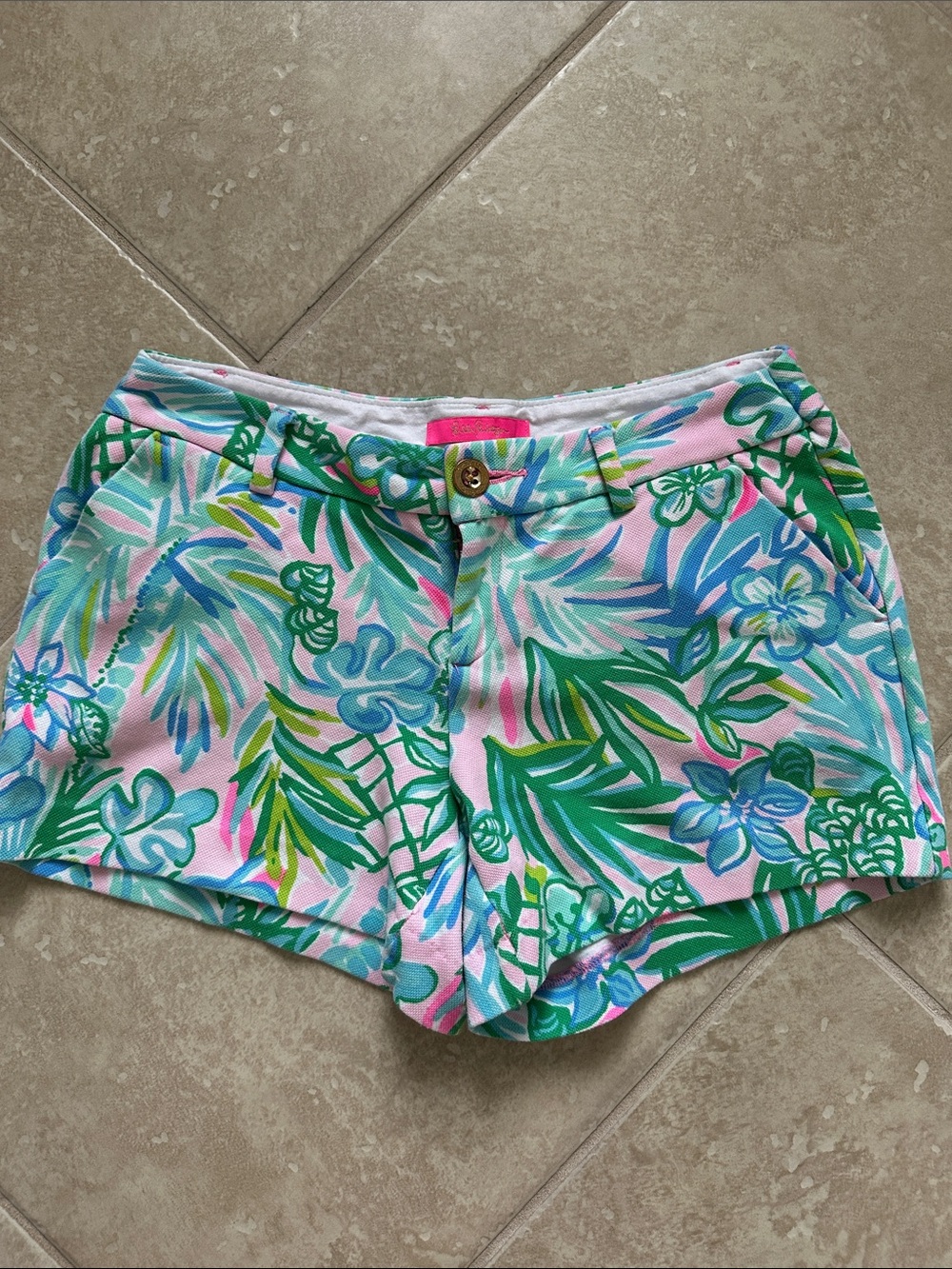 LILLY PULITZER Women’s Tropical Print Pink Shorts